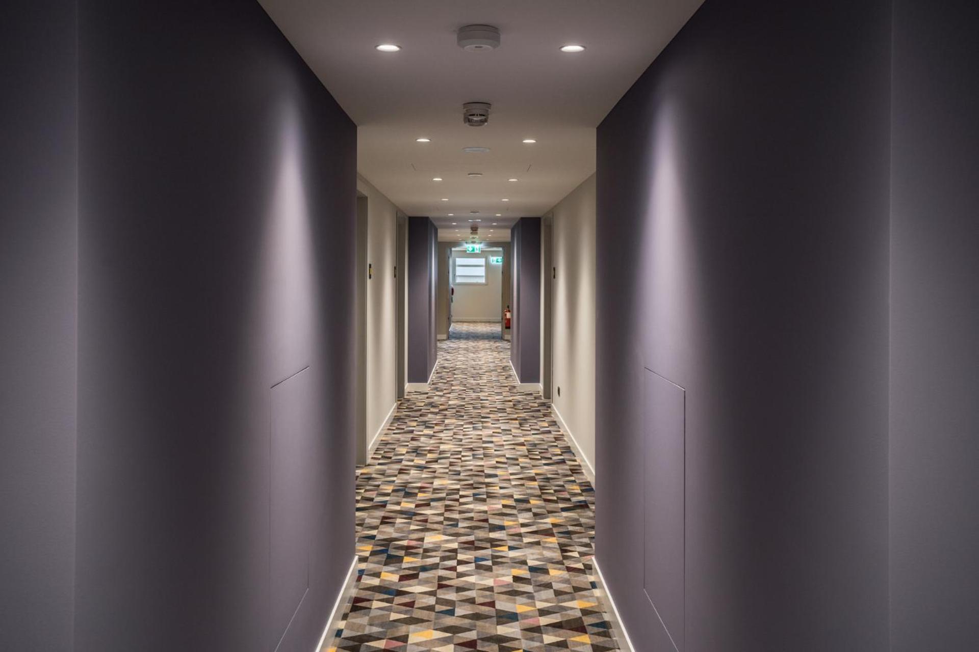 Hotel Hampton By Hilton Locarno Losone Esterno foto