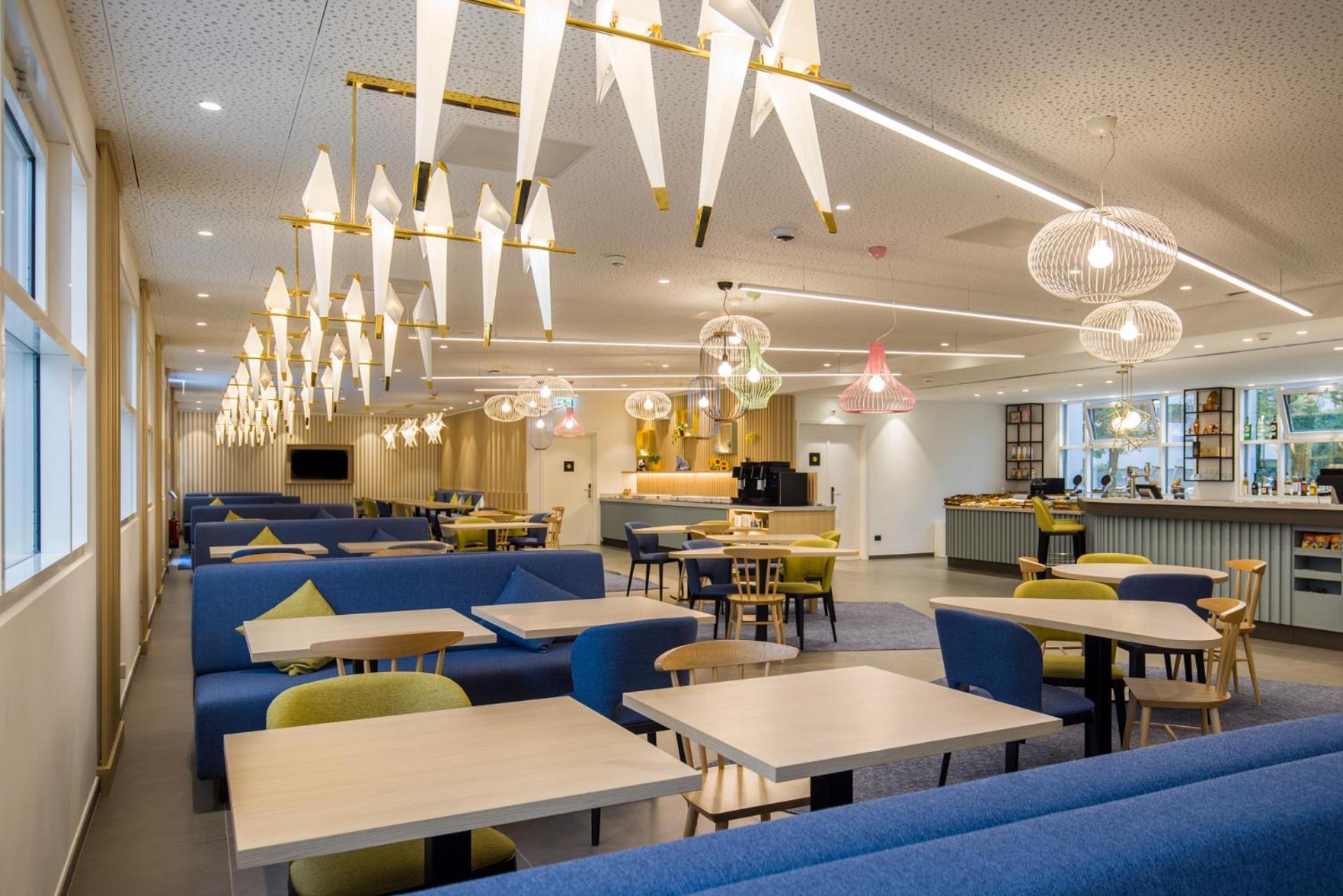 Hotel Hampton By Hilton Locarno Losone Esterno foto