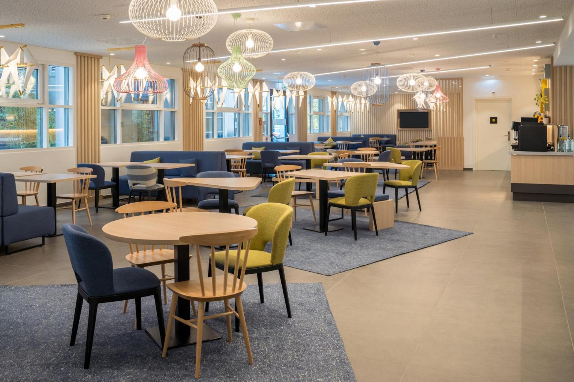 Hotel Hampton By Hilton Locarno Losone Esterno foto