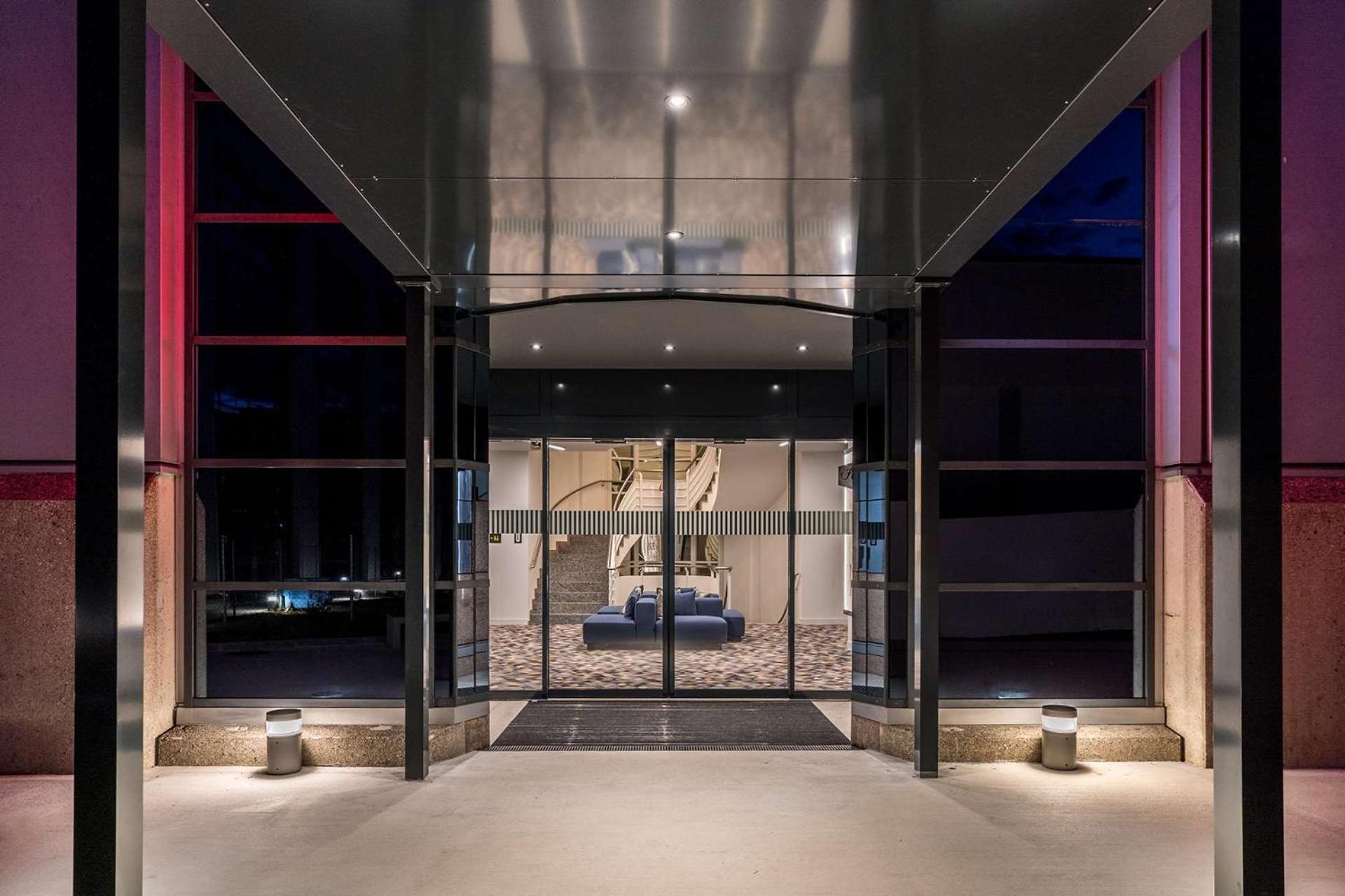 Hotel Hampton By Hilton Locarno Losone Esterno foto