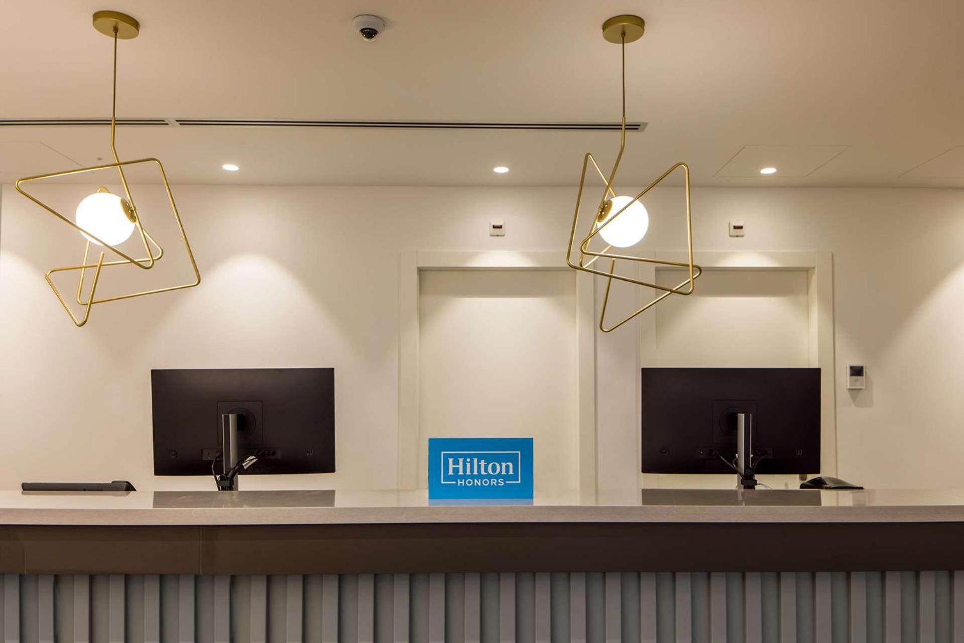 Hotel Hampton By Hilton Locarno Losone Esterno foto
