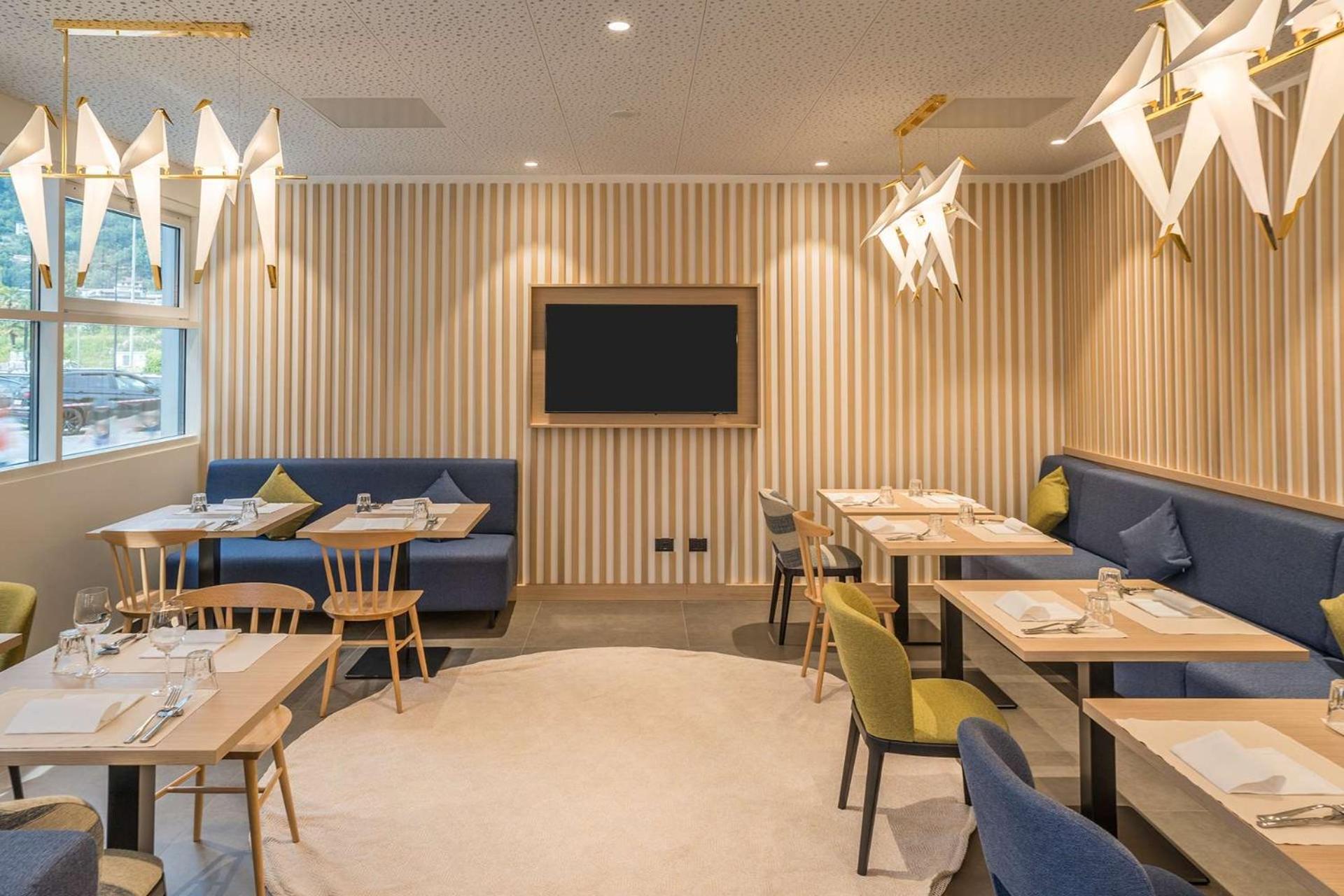 Hotel Hampton By Hilton Locarno Losone Esterno foto